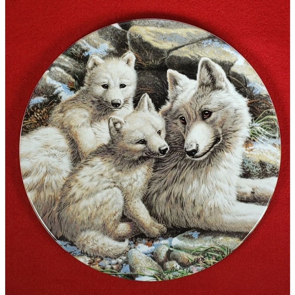 The Beauty of Polar Wildlife Plate "Arctic Wolf Family"‎ by Heritage MIB + COA